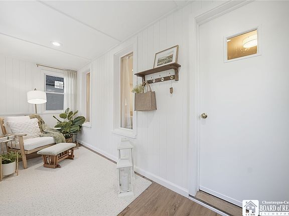3rd image of 328 N 6th St