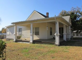 225 N 6th St, Arkansas City, KS 67005