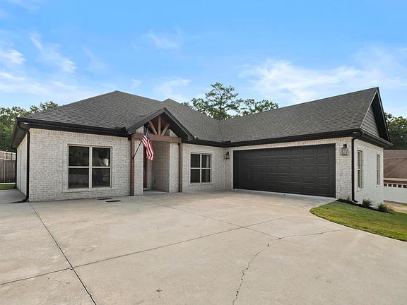 2nd image of 21 Turnberry Ln