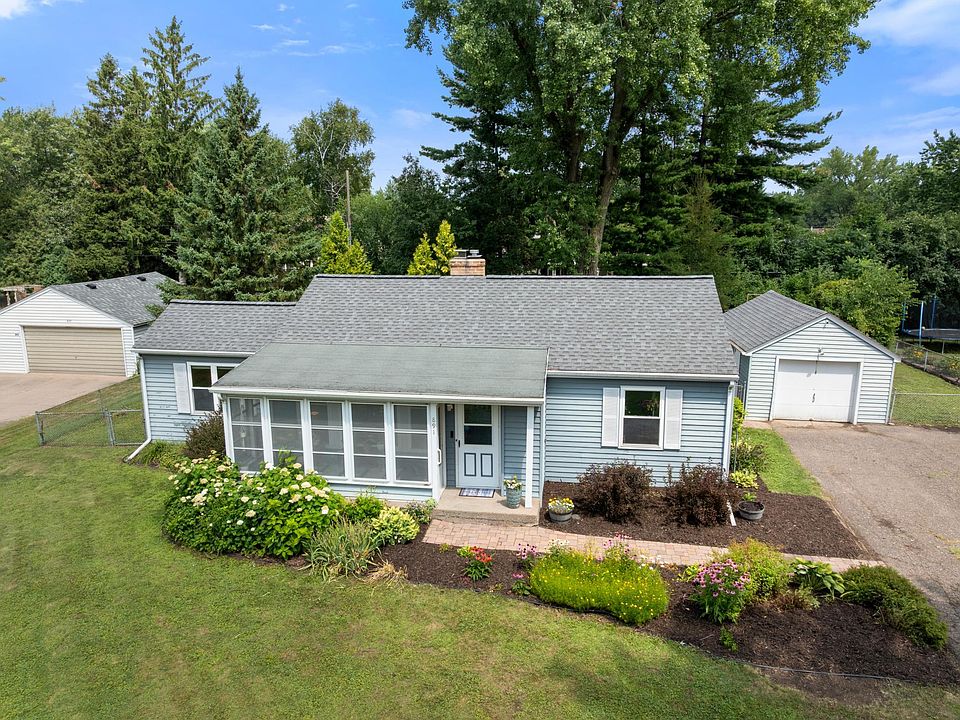 1st image of 891 Edgewater Ave