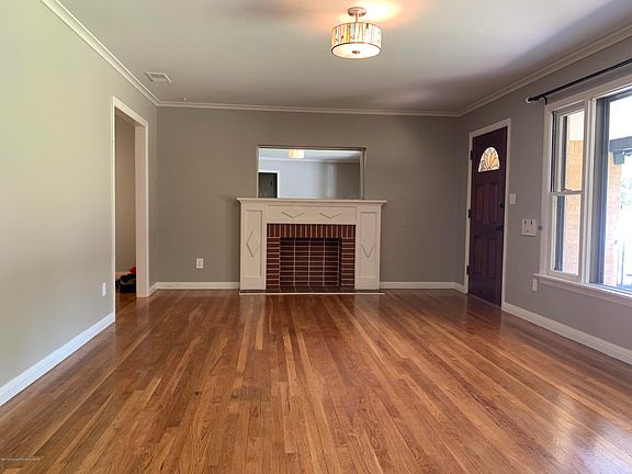 2nd image of 2216 Crockett St