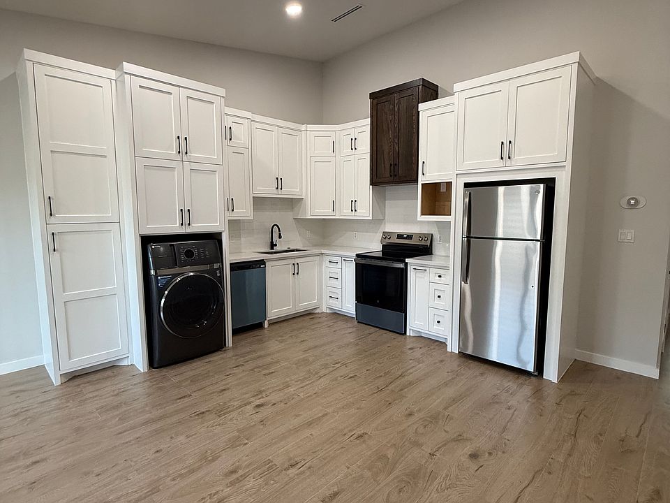 1st image of 322 W Madison St #3