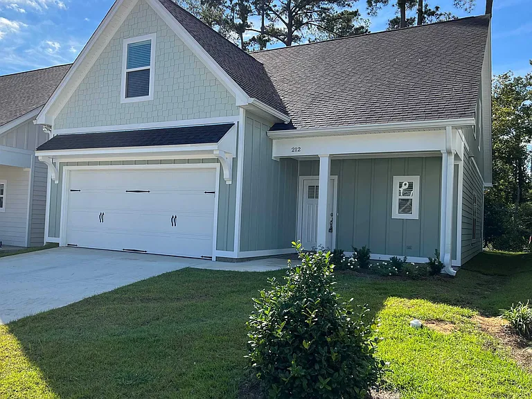 212 Cottage Ct — Photo 1