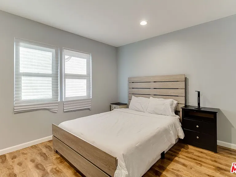 7858 Jamieson Ave — Photo 28