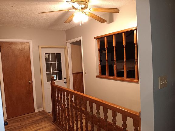 2nd image of 1604 Parkside Ct