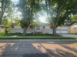 1013 8th Ave SW, Pipestone, MN 56164