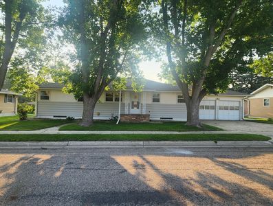 1013 8th Ave SW, Pipestone, MN, 56164