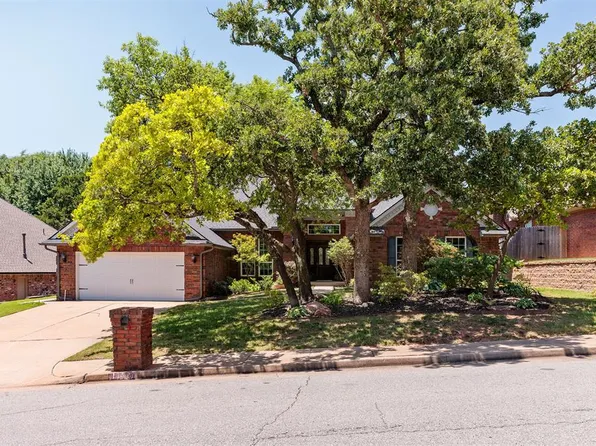 1009 Fox Hill Dr, Edmond, OK 73034