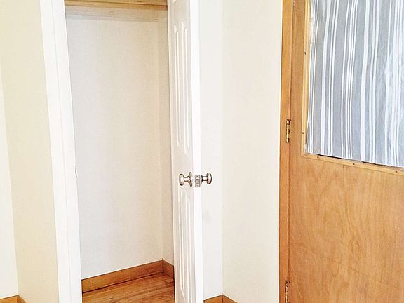 5th image of 3161 44th St APT 1R