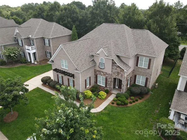 6615 Springs Mill Rd, Charlotte, NC 28277