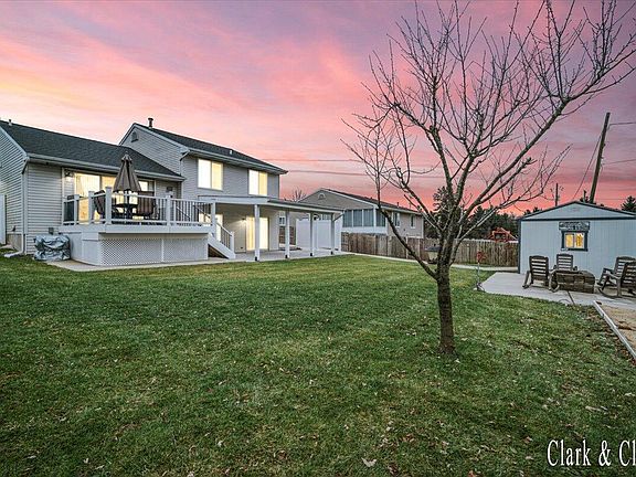 3rd image of 6785 Summerbreeze Dr SE