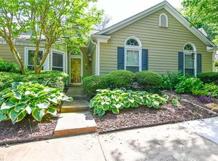 6 Brookway Dr, Greensboro, NC 27410