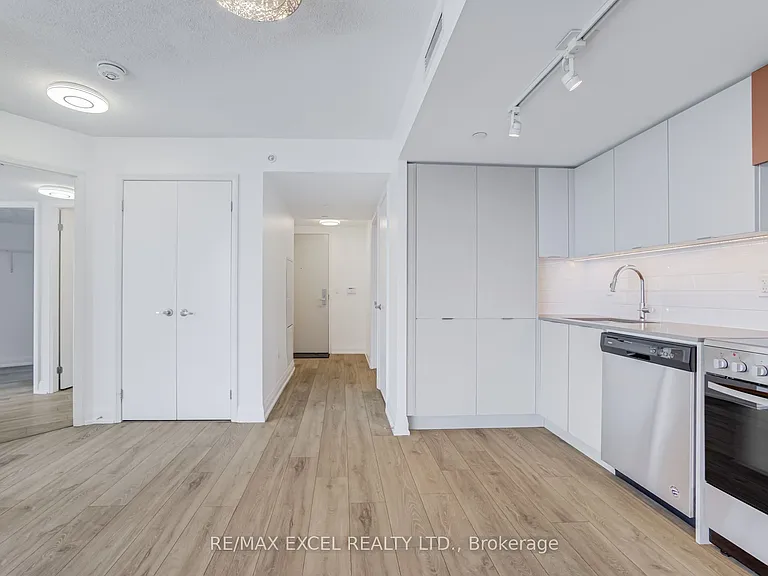 30 Gibbs Rd #1407 — Photo 13