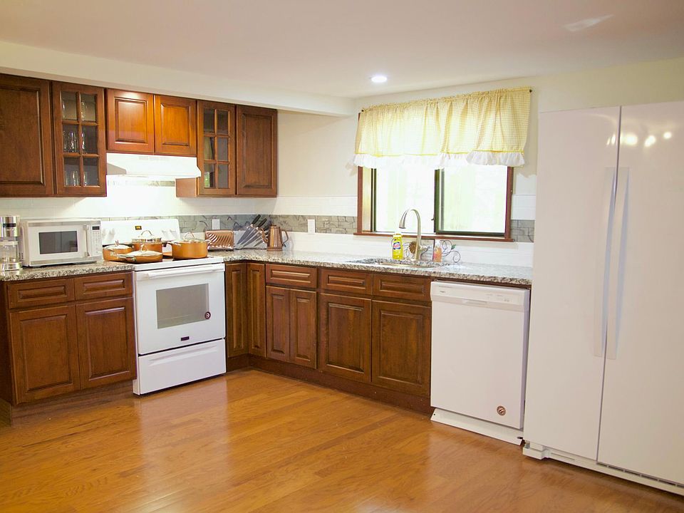 1st image of 146 Wyomissing Dr