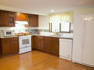 146 Wyomissing Dr, Pocono Lake, PA 18347