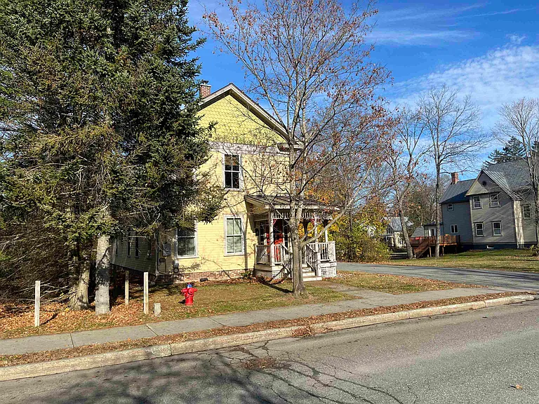 12 Highland Ave — Photo 12