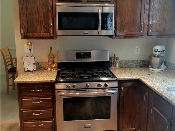 3rd image of 4669 Bonneville Ln