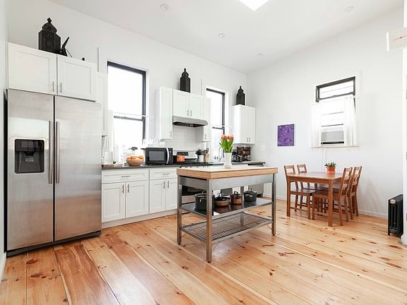 5th image of 265 Irving Ave #2