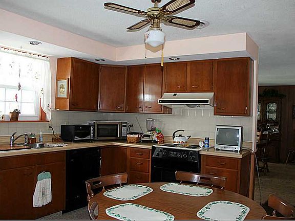 5th image of 511 Charles Ave