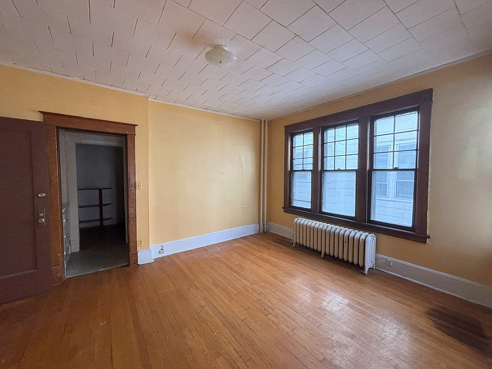 1st image of 921 Park Ave #11285748