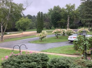 11239 N Parkview Dr, Mequon, WI 53092