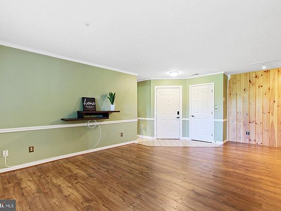 4th image of 1712 Landmark Dr APT K