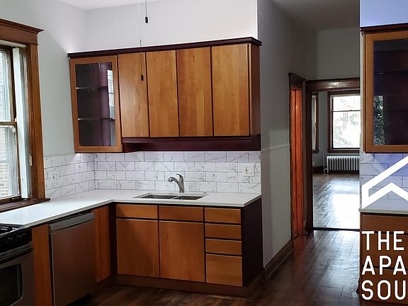4th image of 2627 W Walton St #3F