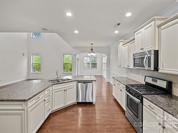 3rd image of 1606 Palazzo Dr