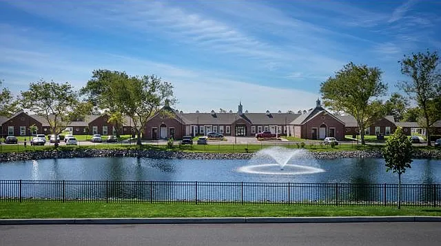 Fairfield Townhomes at Islip — Photo 24
