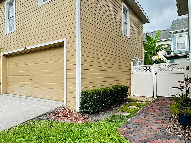 14533 Cotswolds Dr — Photo 17