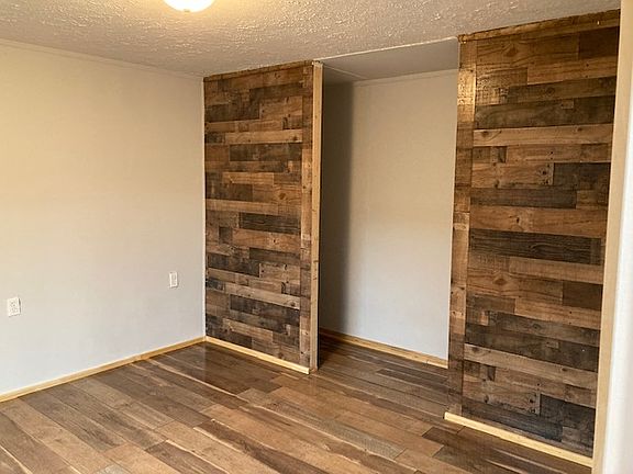 3rd image of 478 Lexington Dr