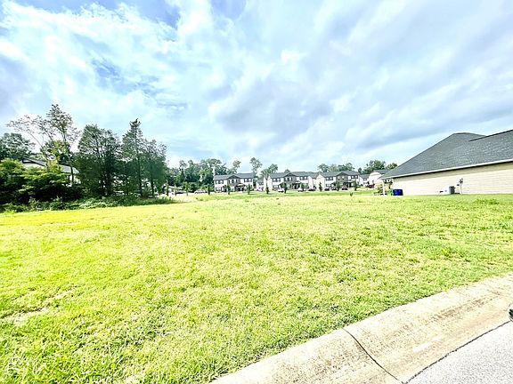 3rd image of 3452 Walden Dr