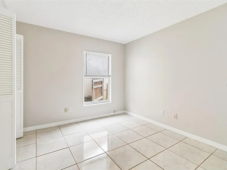 10105 Sea Spray Pl — Photo 30