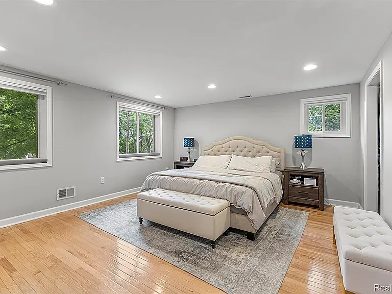 520 Byron St — Photo 19
