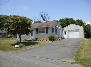 2635 Rising Sun Rd, Slatington, PA 18080