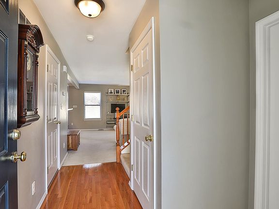 4th image of 4961 Hurstborough Ct