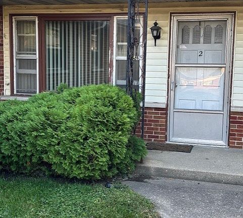 3rd image of 552 Donna Dr #2