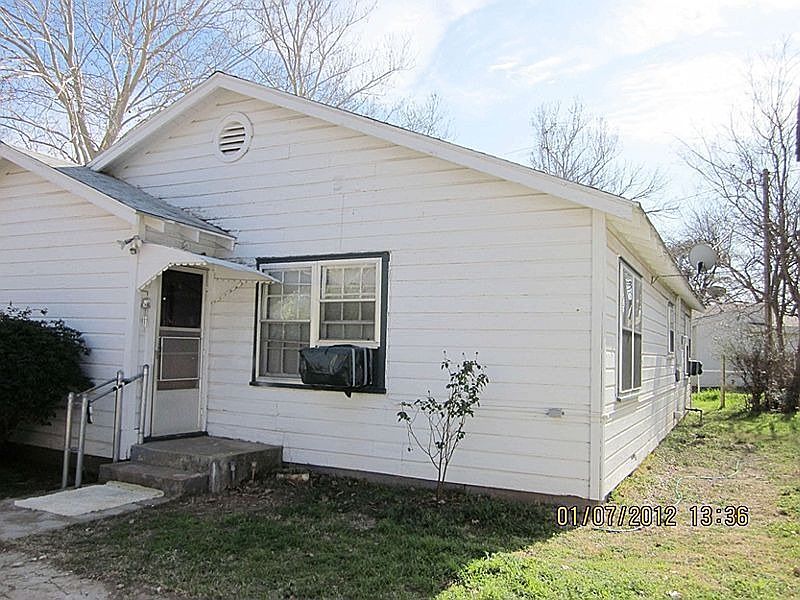 1st image of 516 Bluebonnet St