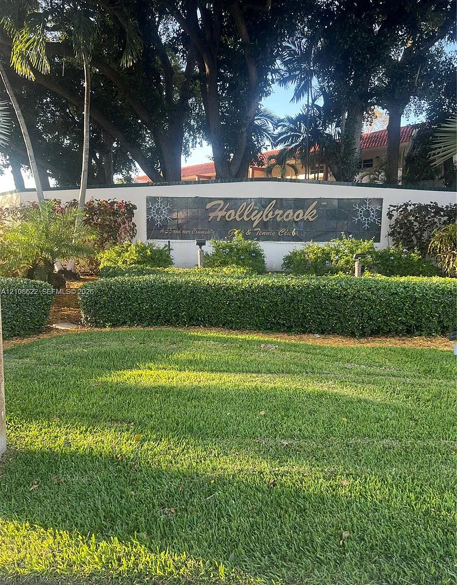Hollybrook Golf And — Photo 1