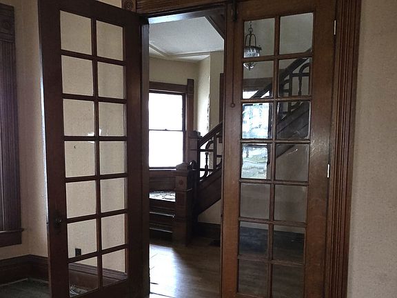 5th image of 518 S Harrison St