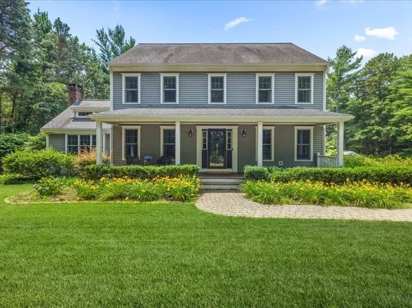 14 Grove St, Kingston, MA 02364