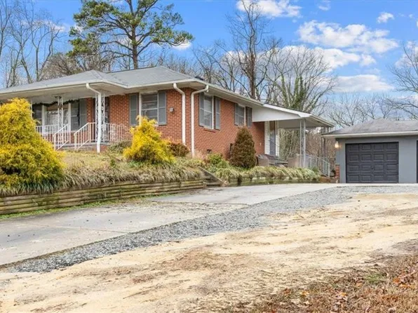 1026 N Graham Hopedale Rd, Burlington, NC 27217