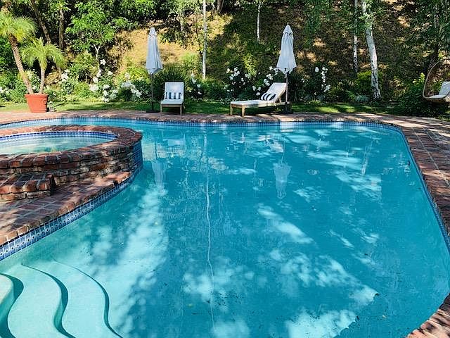 1st image of 4542 Westchester Dr
