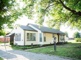 1103 N Main St, Tonkawa, OK 74653