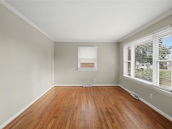 5th image of 2704 Renee Dr