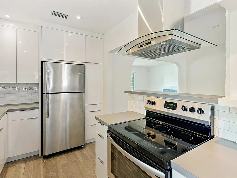 2240 SW 24th Ave — Photo 14