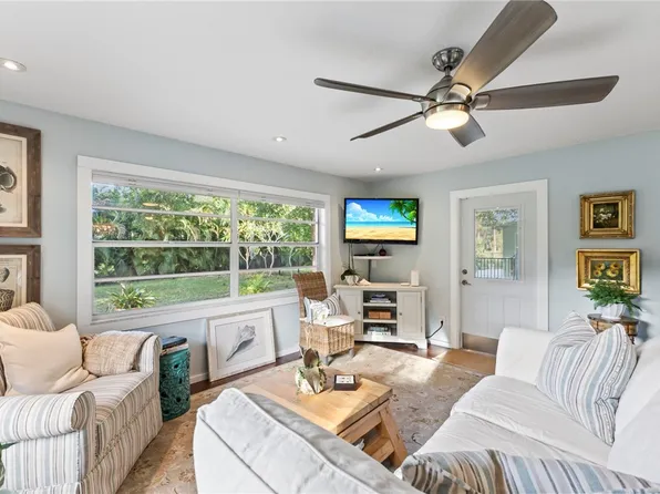 676 Royal Palm Pl, Vero Beach, FL 32960