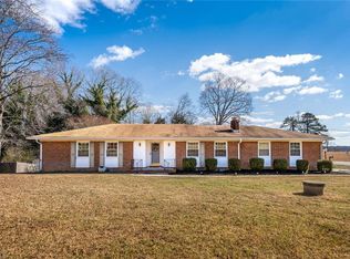 103 E Sheraton Park Rd, Greensboro, NC 27406