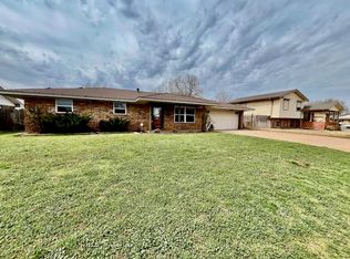 824 Freeland Dr, Enid, OK 73701