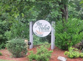 317 Fox Hollow Way, Manchester, NH 03104